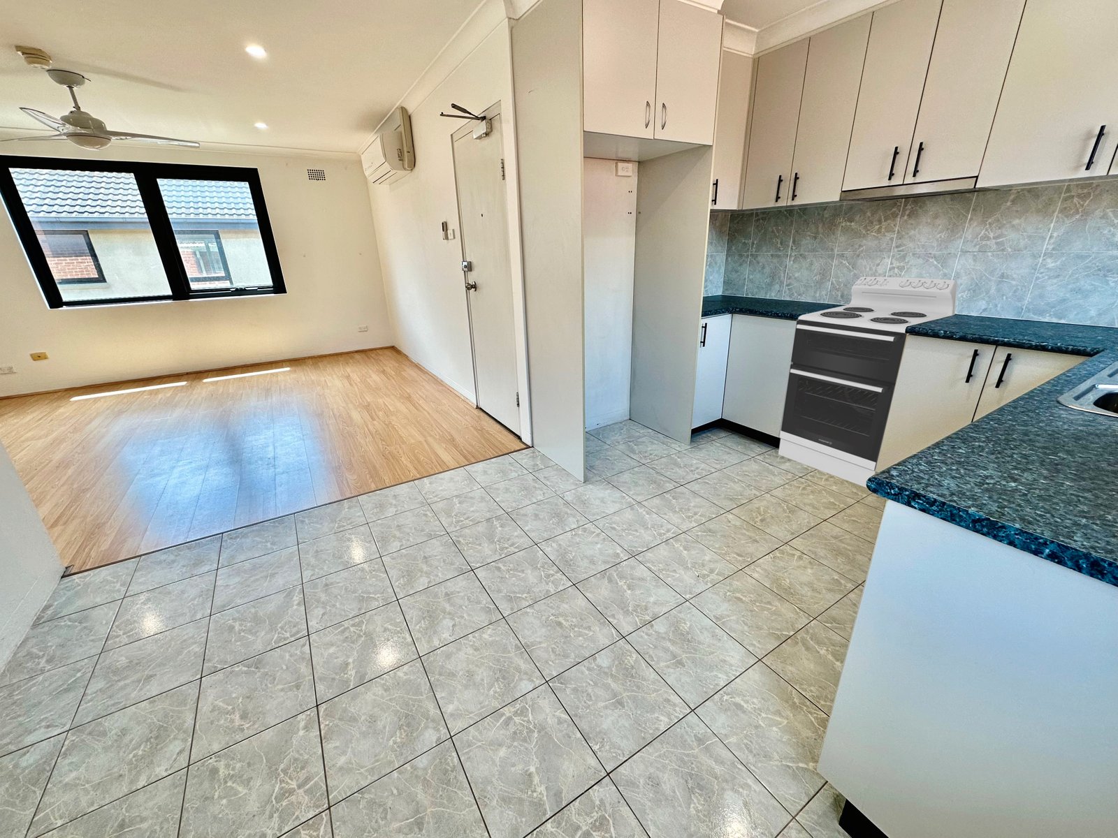 5/13 Brittain Crescent HILLSDALE 3