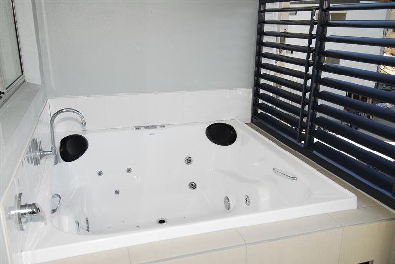 51/3 Deloraine close 'Delorvue Apartments'  CANNONVALE 5