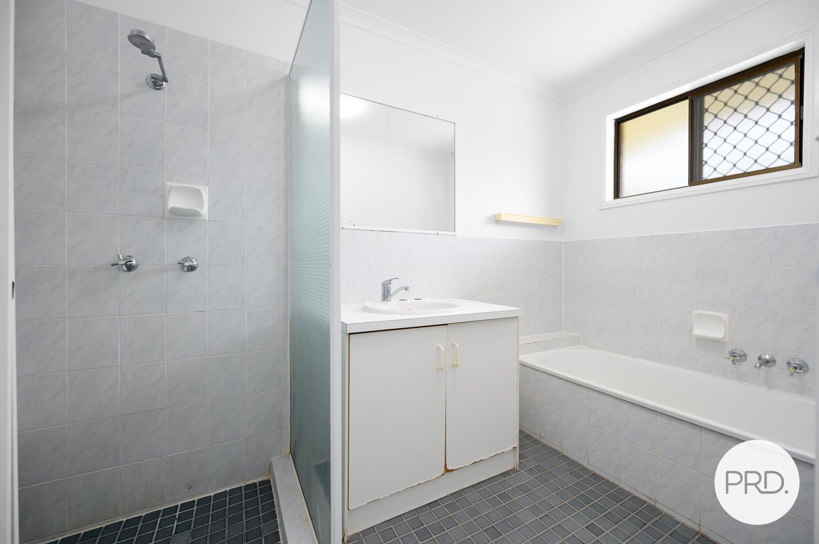 5/13 Stephanie Court LABRADOR 6