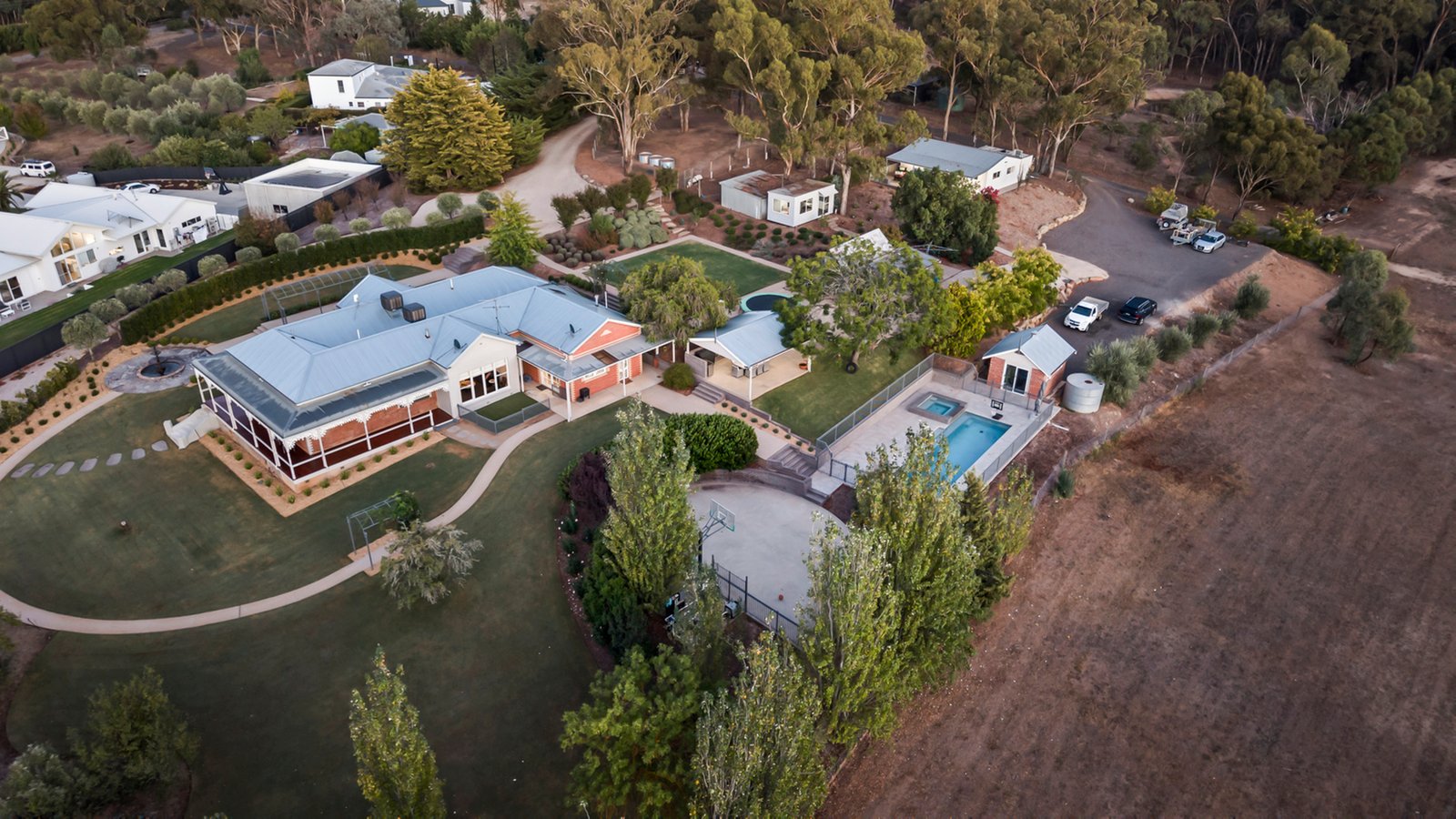 Gallery: 513 Strathfieldsaye Road