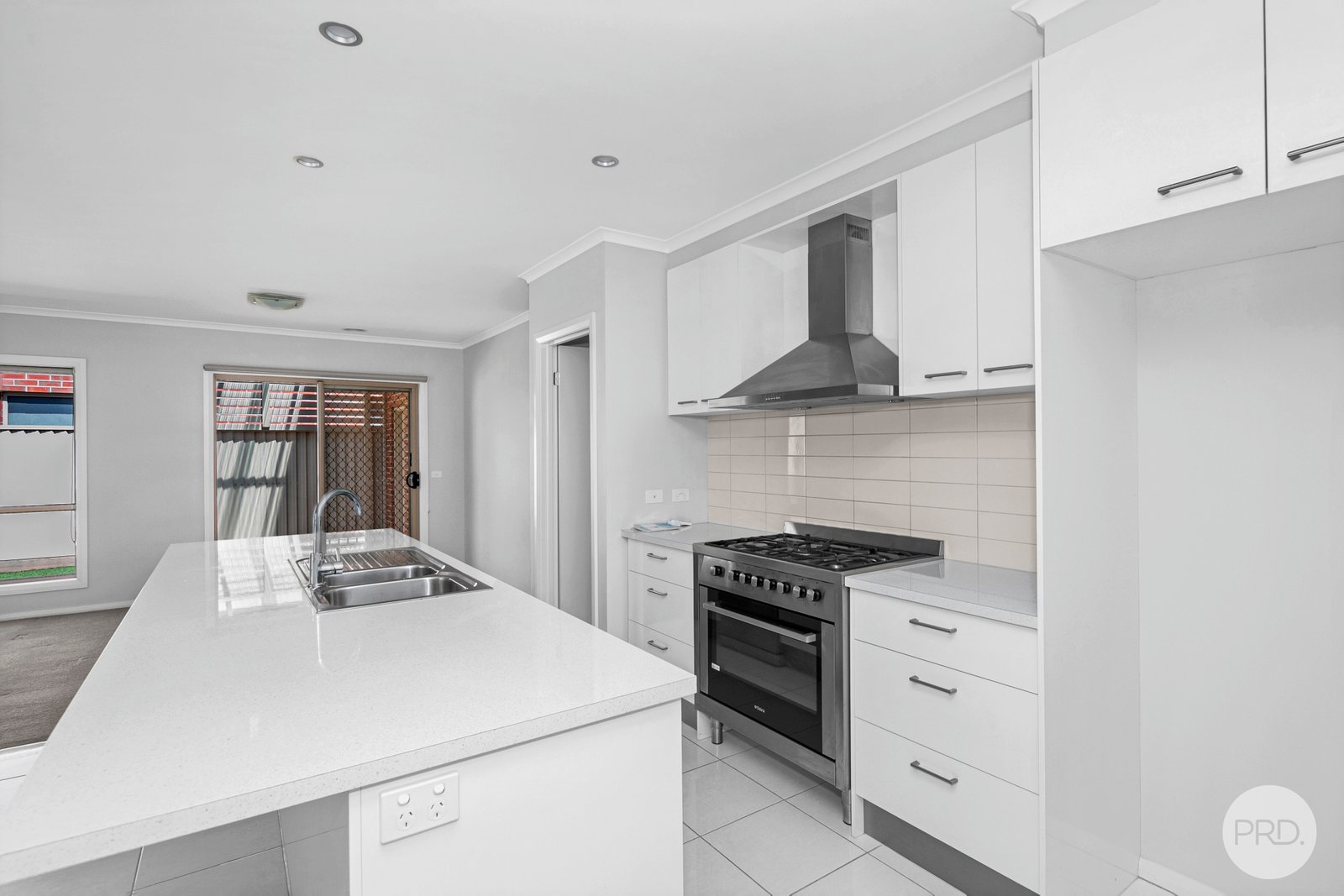 5/131 Larter Street CANADIAN 11