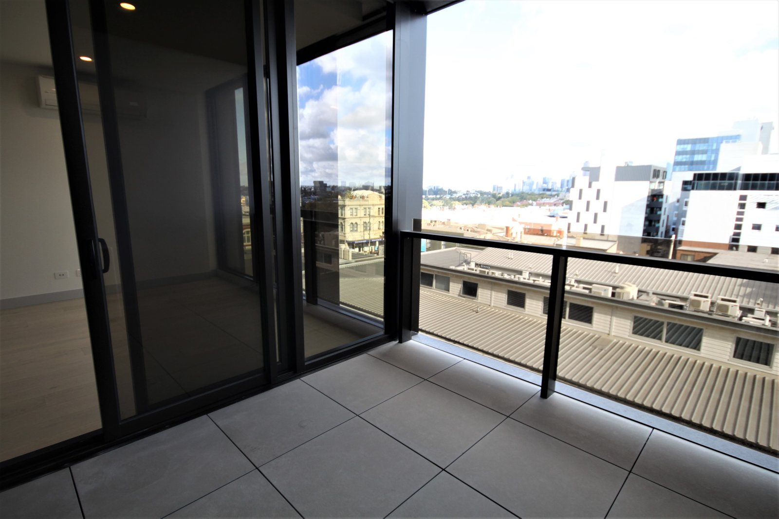 Gallery: 513/33 Judd Street