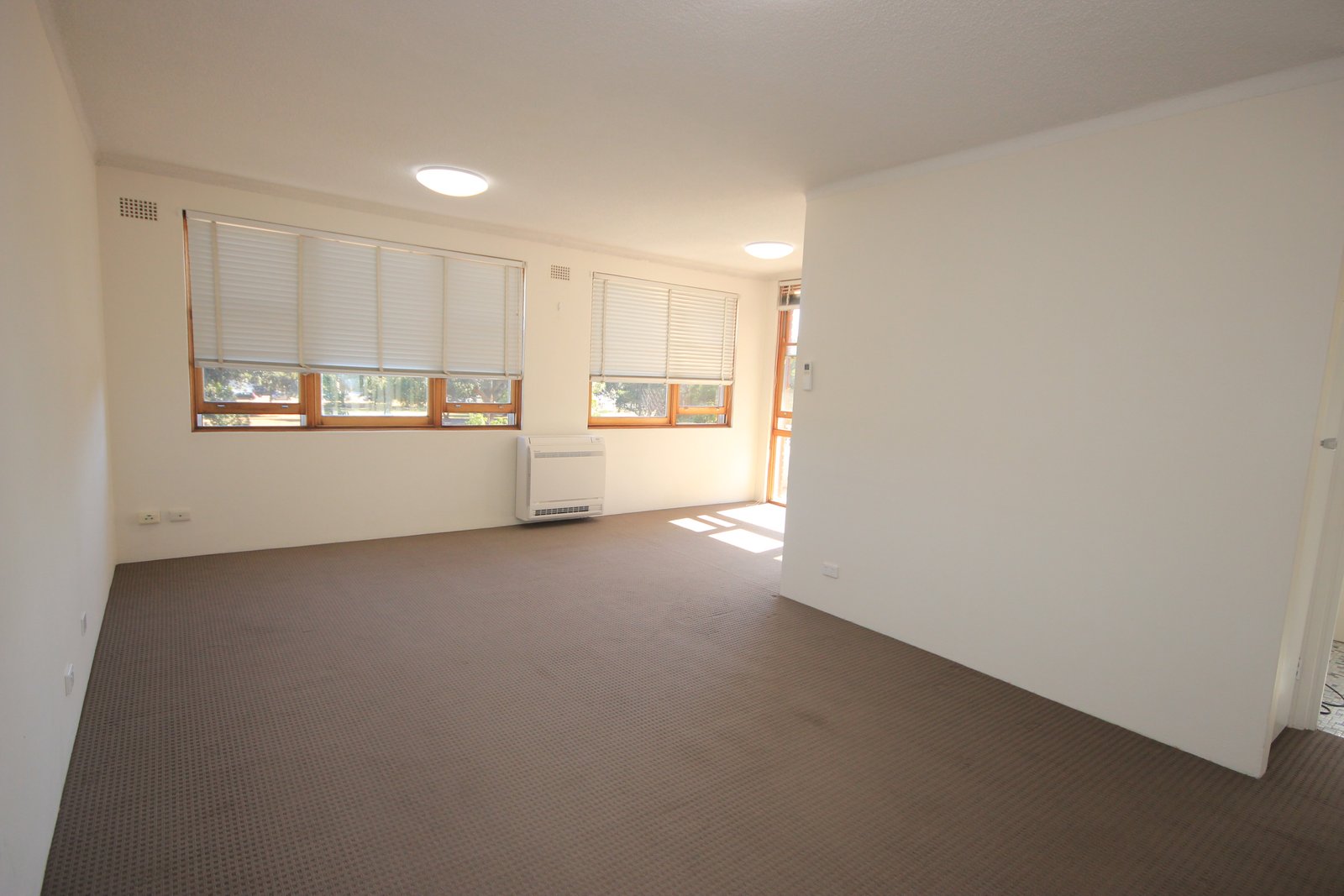 5/136 Chuter Avenue RAMSGATE BEACH 4