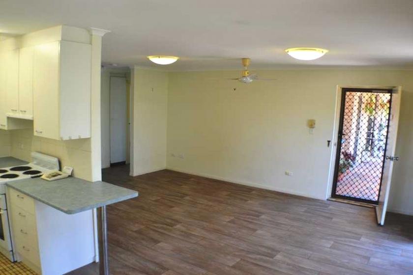 5/137 Prince Edward Parade SCARBOROUGH 4