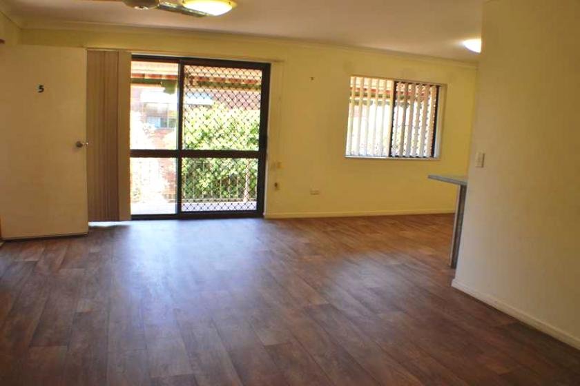 5/137 Prince Edward Parade SCARBOROUGH 5