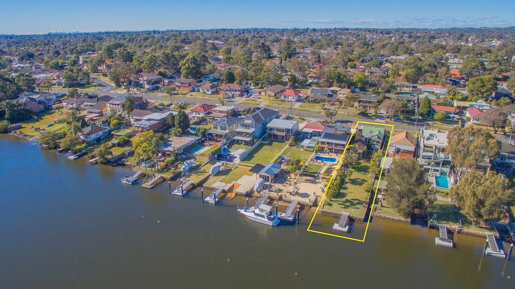 514 Henry Lawson Drive EAST HILLS 1