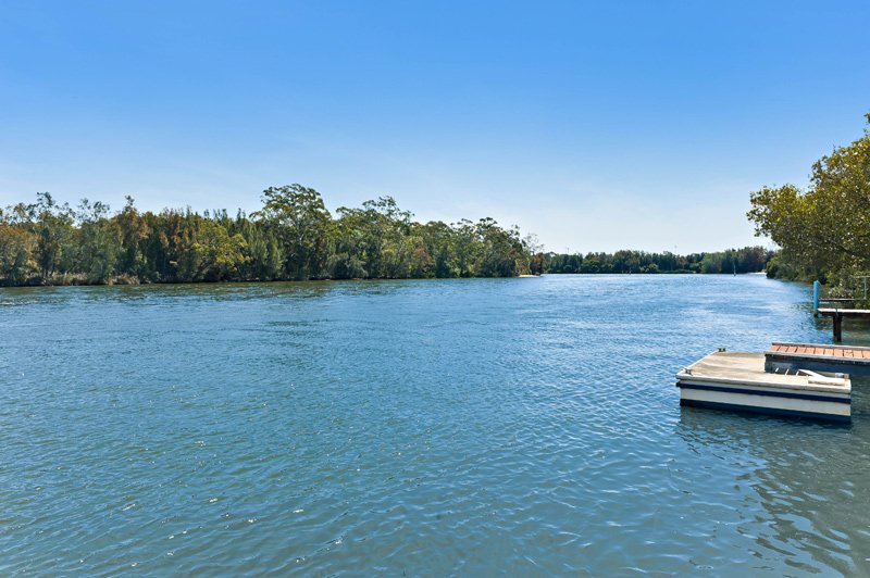 514 Henry Lawson Drive EAST HILLS 2