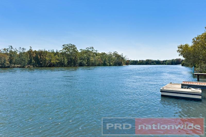 514 Henry Lawson Drive EAST HILLS 1