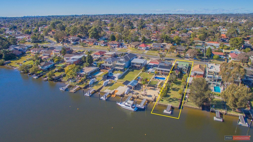 514 Henry Lawson Drive EAST HILLS 2