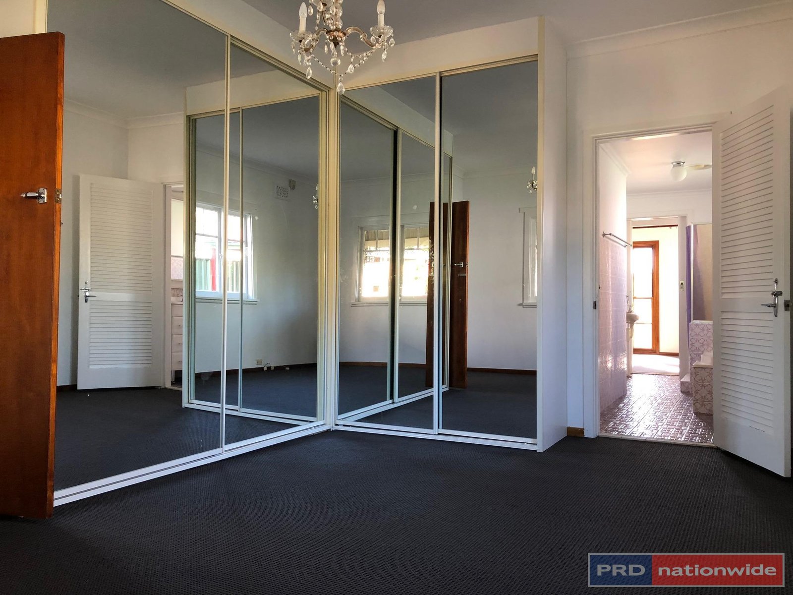 514 Henry Lawson Drive EAST HILLS 7