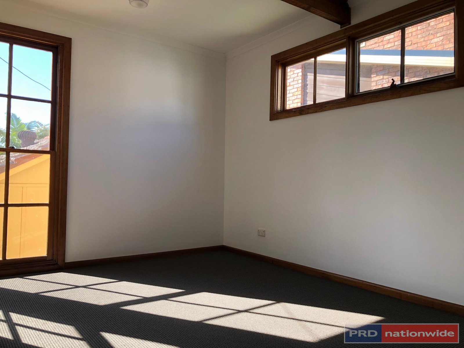 514 Henry Lawson Drive EAST HILLS 8