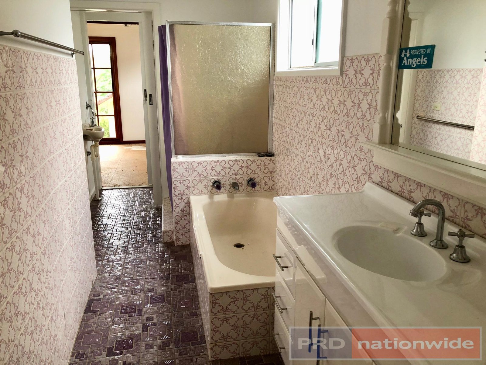 514 Henry Lawson Drive EAST HILLS 9