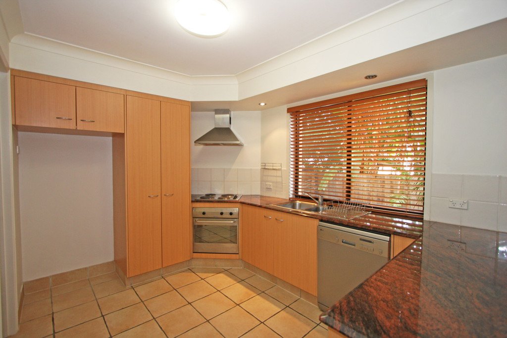 5/14 Terrigal Crescent SOUTHPORT 6