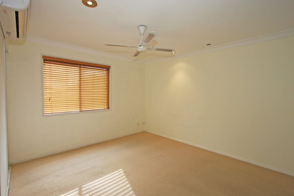 5/14 Terrigal Crescent SOUTHPORT 10