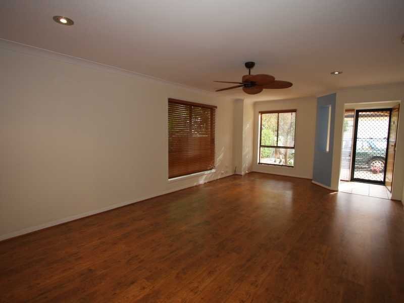 5/14 Terrigal Crescent SOUTHPORT 1