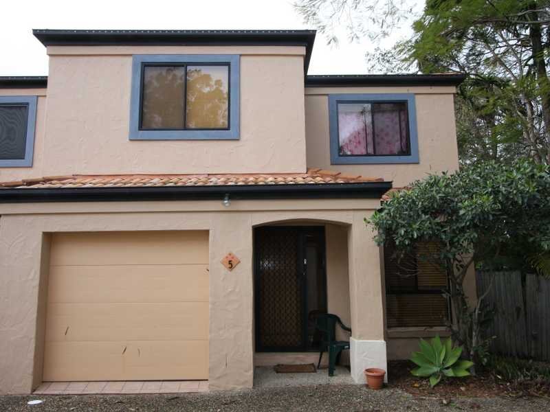 5/14 Terrigal Crescent SOUTHPORT 5