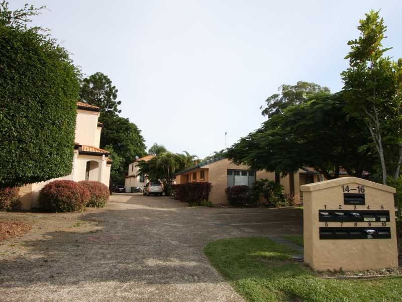 5/14 Terrigal Crescent SOUTHPORT 9