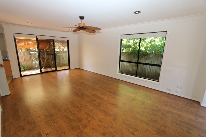 5/14 Terrigal Crescent SOUTHPORT 2