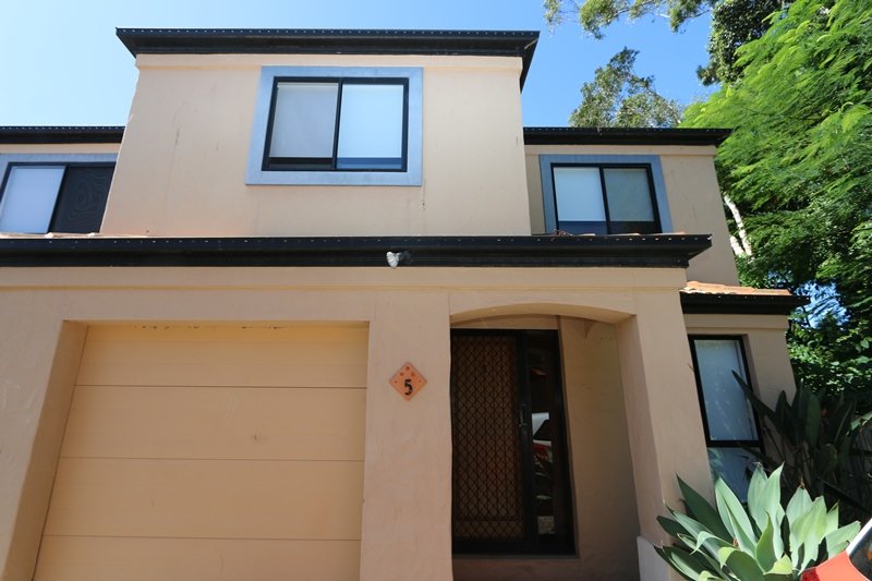 5/14 Terrigal Crescent SOUTHPORT 3