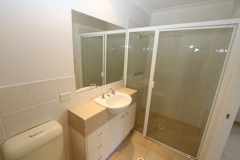 5/14 Terrigal Crescent SOUTHPORT 7