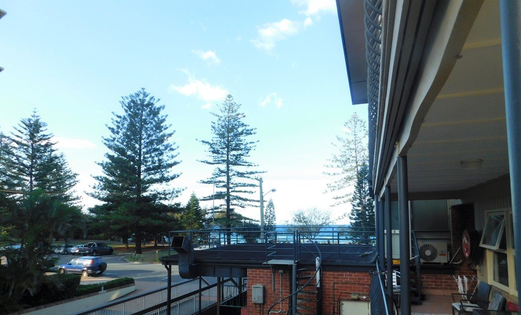 5/14 The Esplanade BURLEIGH HEADS 6
