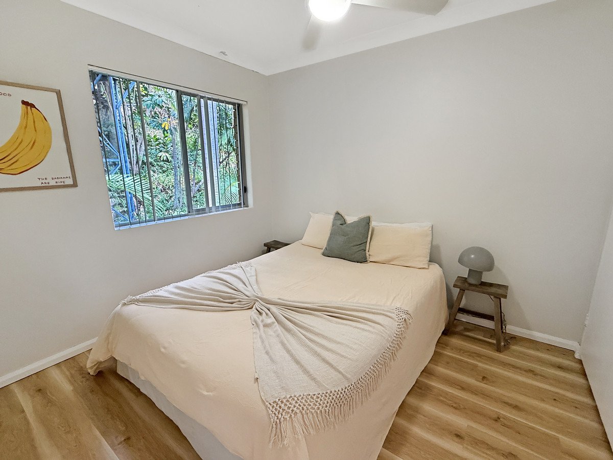 5/141 George Street West  BURLEIGH HEADS 5