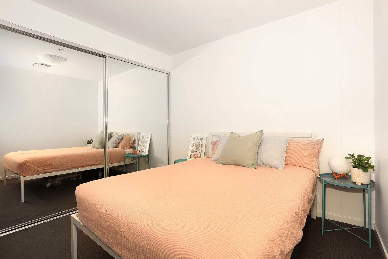 514/19 Imperial Parade LABRADOR 14