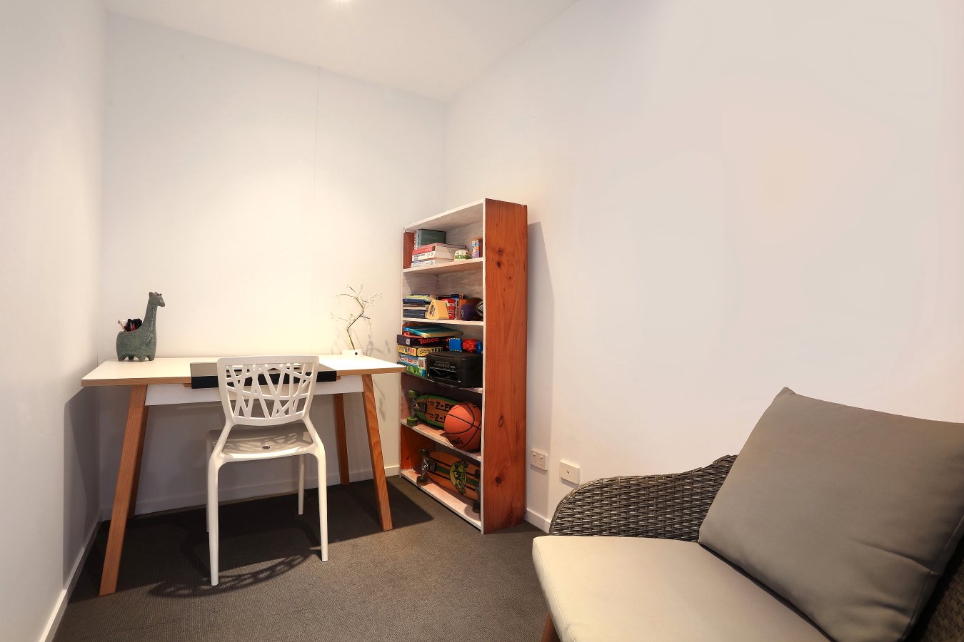 514/19 Imperial Parade LABRADOR 15