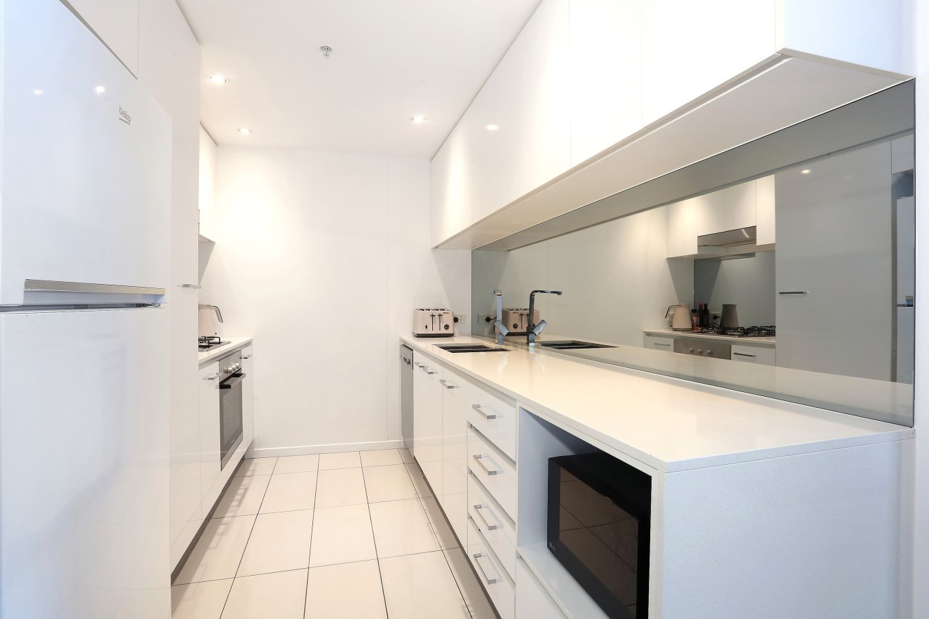 514/19 Imperial Parade LABRADOR 16