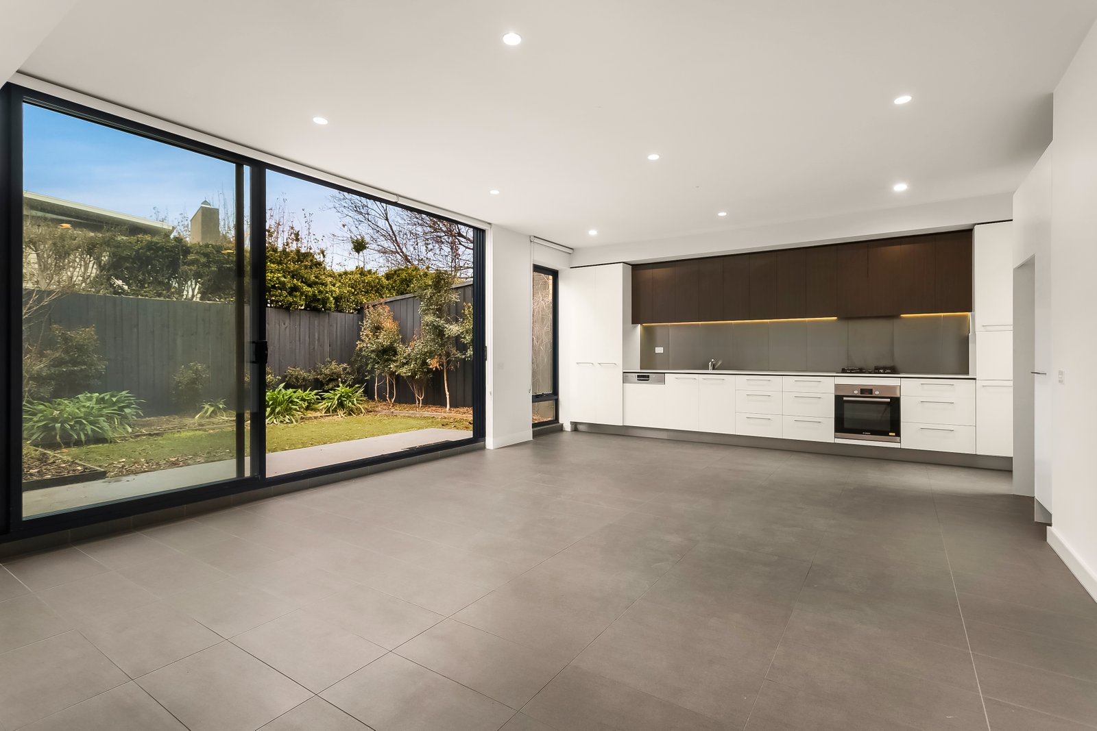 Real Estate and Property in 5/142 Booran Road, Glen Huntly, VIC