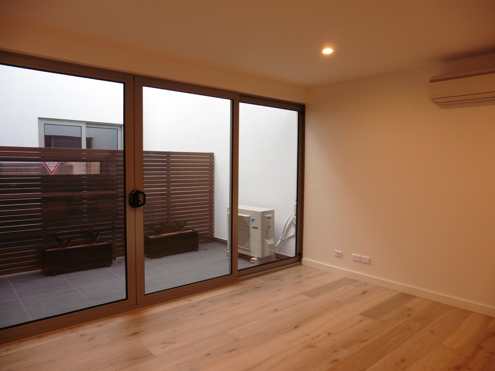 Gallery: 5/143 Nepean Highway