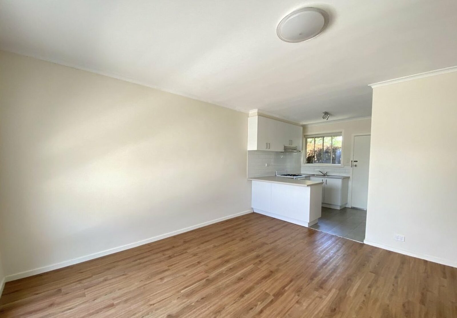 Gallery: 5/144 Geelong Road