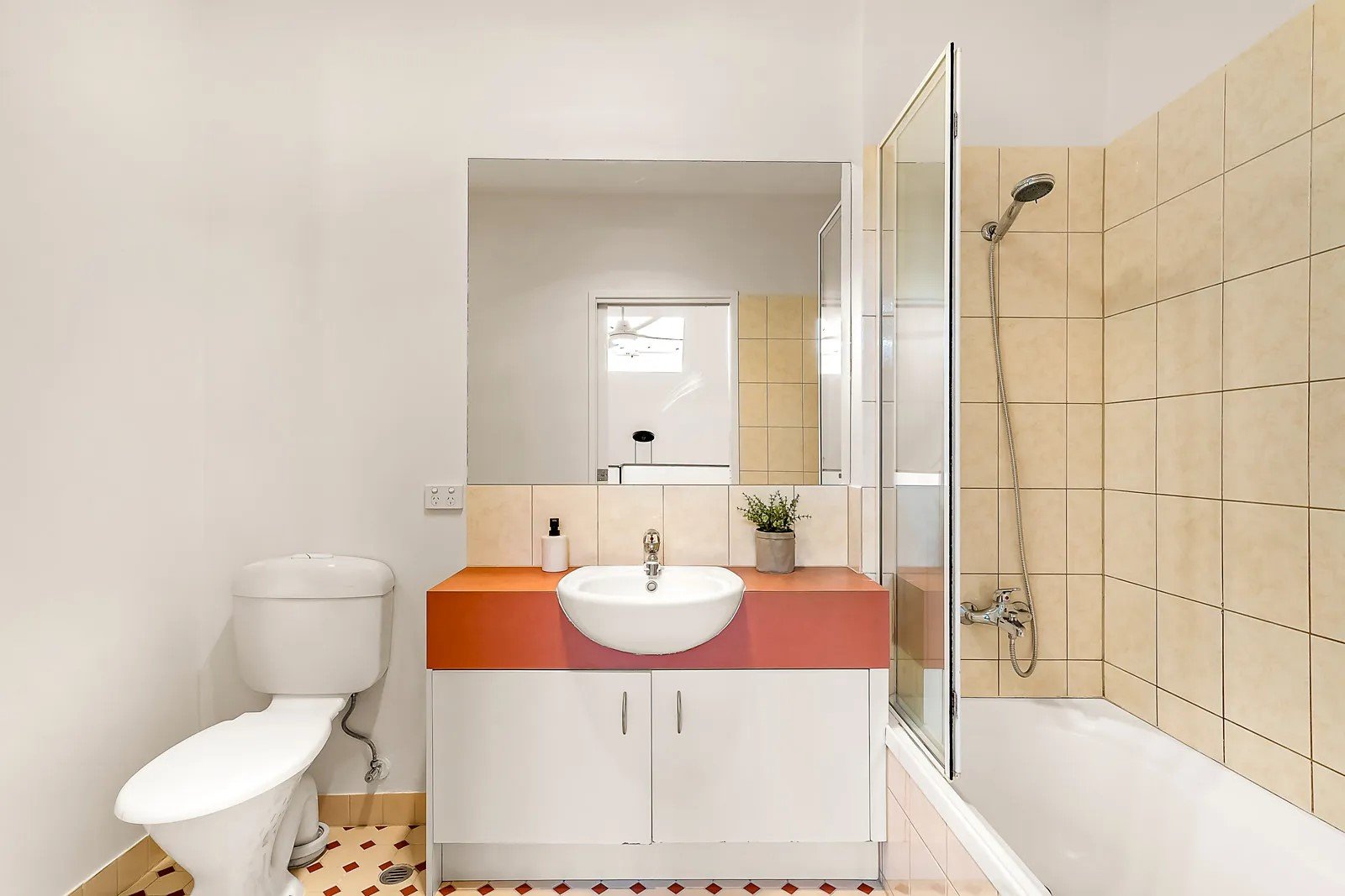 Real Estate and Property in 5/145 Ormond Road, Elwood, VIC