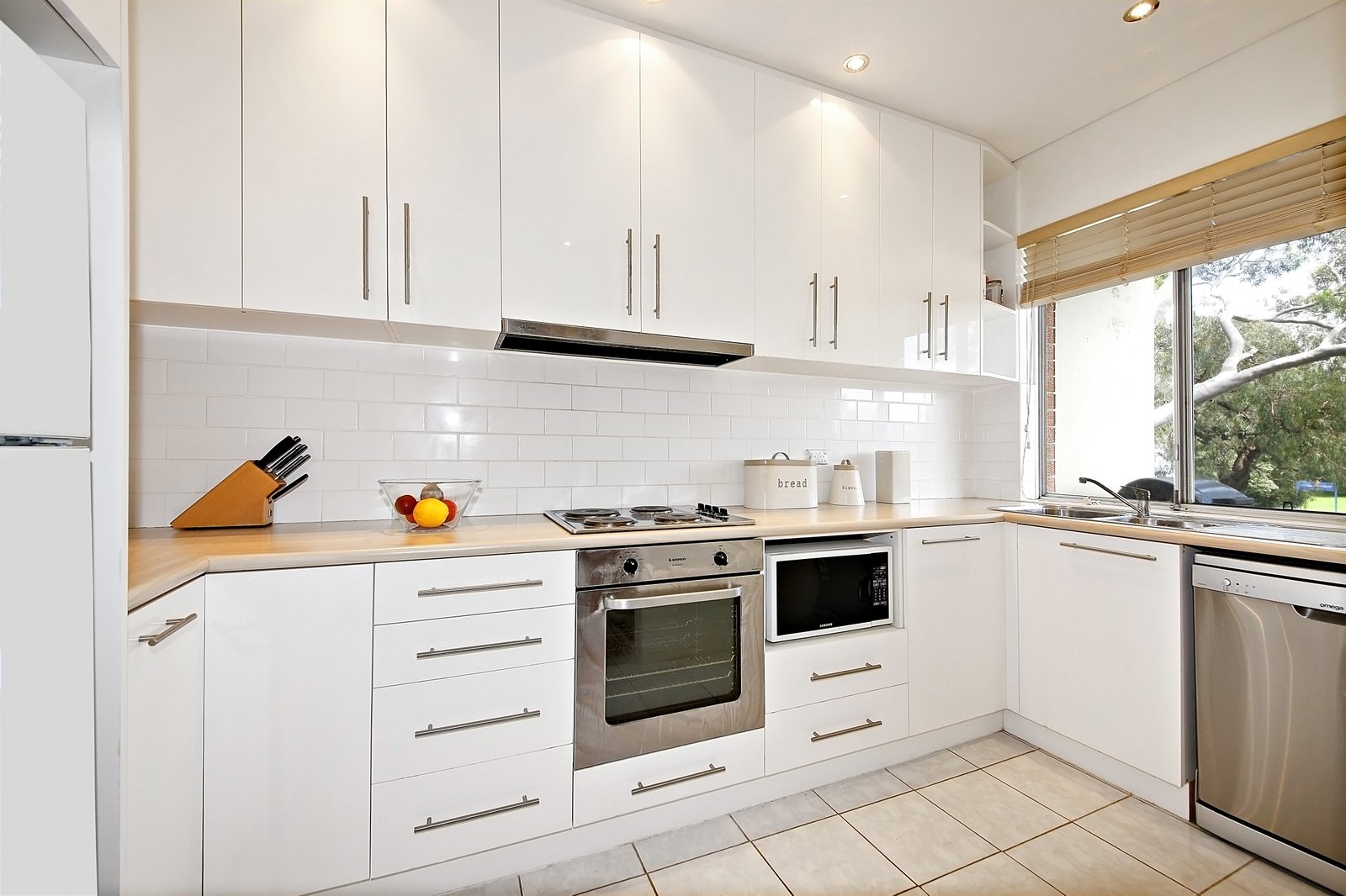 5/146 Chuter Avenue SANS SOUCI 3