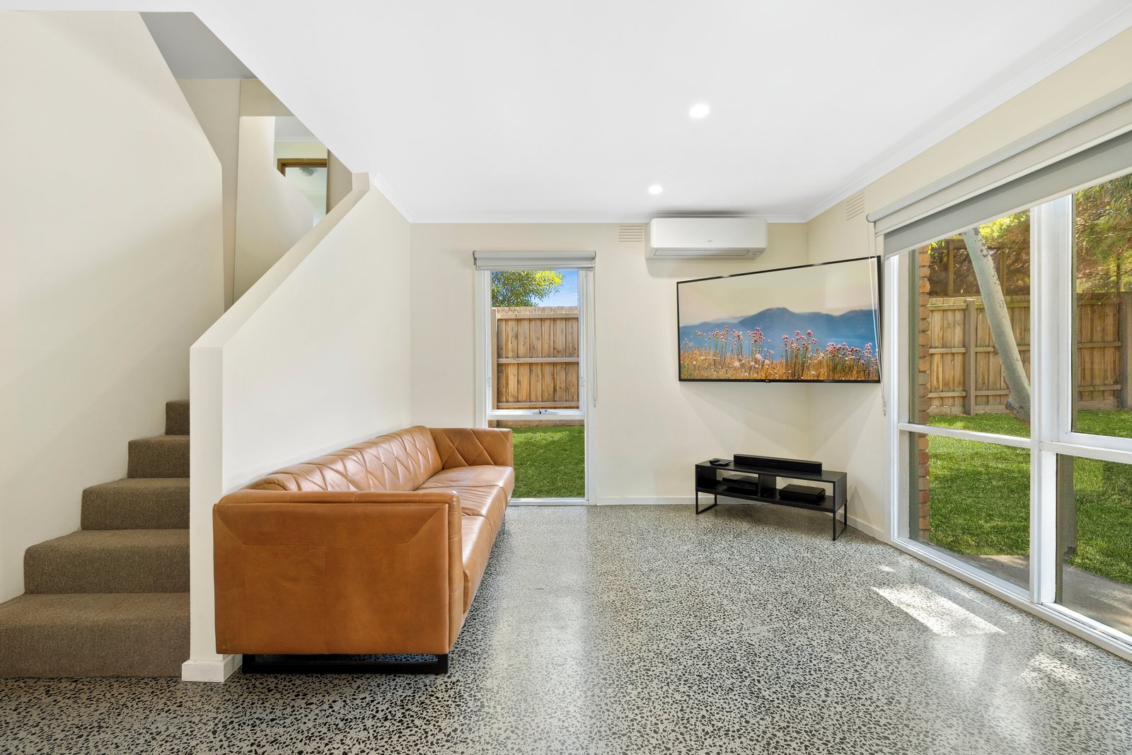 Gallery: 5/1498-1502 North Road