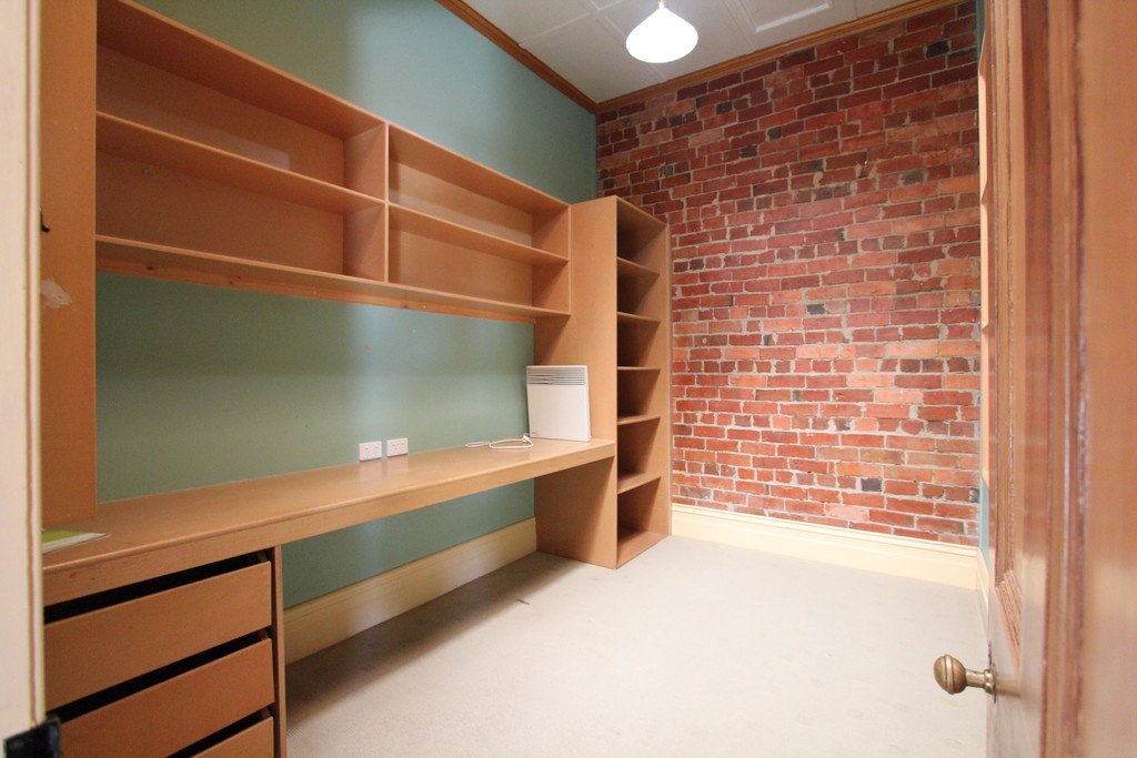 515 Armstrong Street North SOLDIERS HILL 7