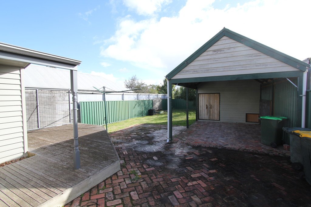 515 Armstrong Street North SOLDIERS HILL 10