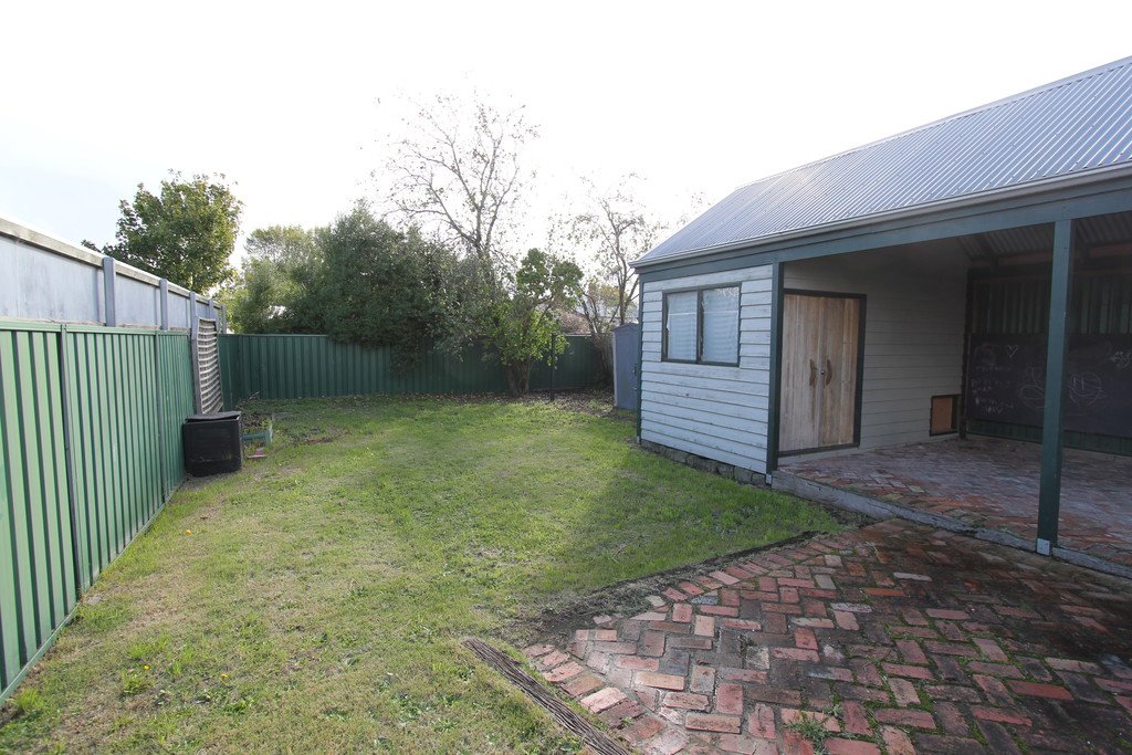 515 Armstrong Street North SOLDIERS HILL 11