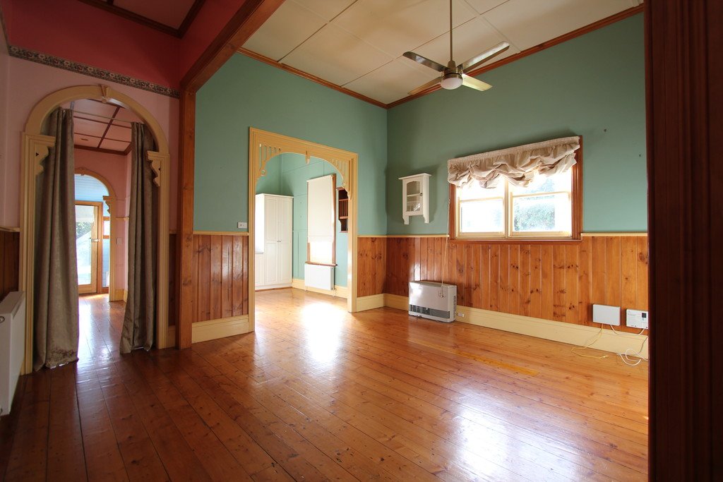 515 Armstrong Street North SOLDIERS HILL 2