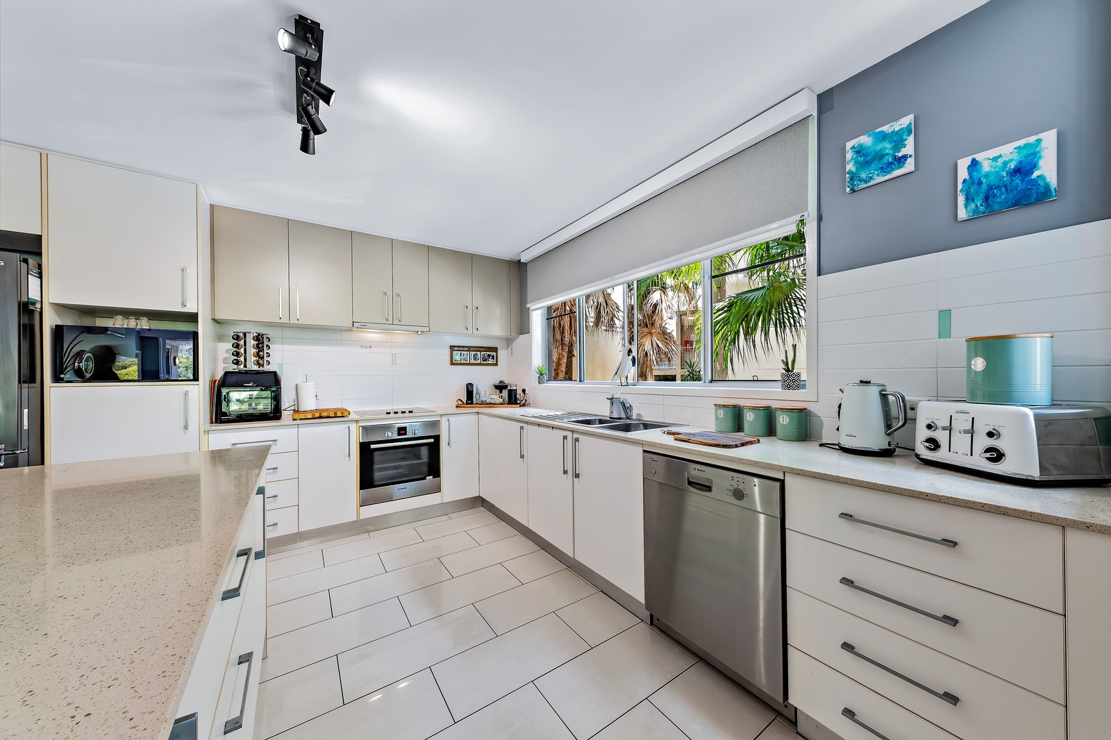 5/15 Flame Tree Court AIRLIE BEACH 5