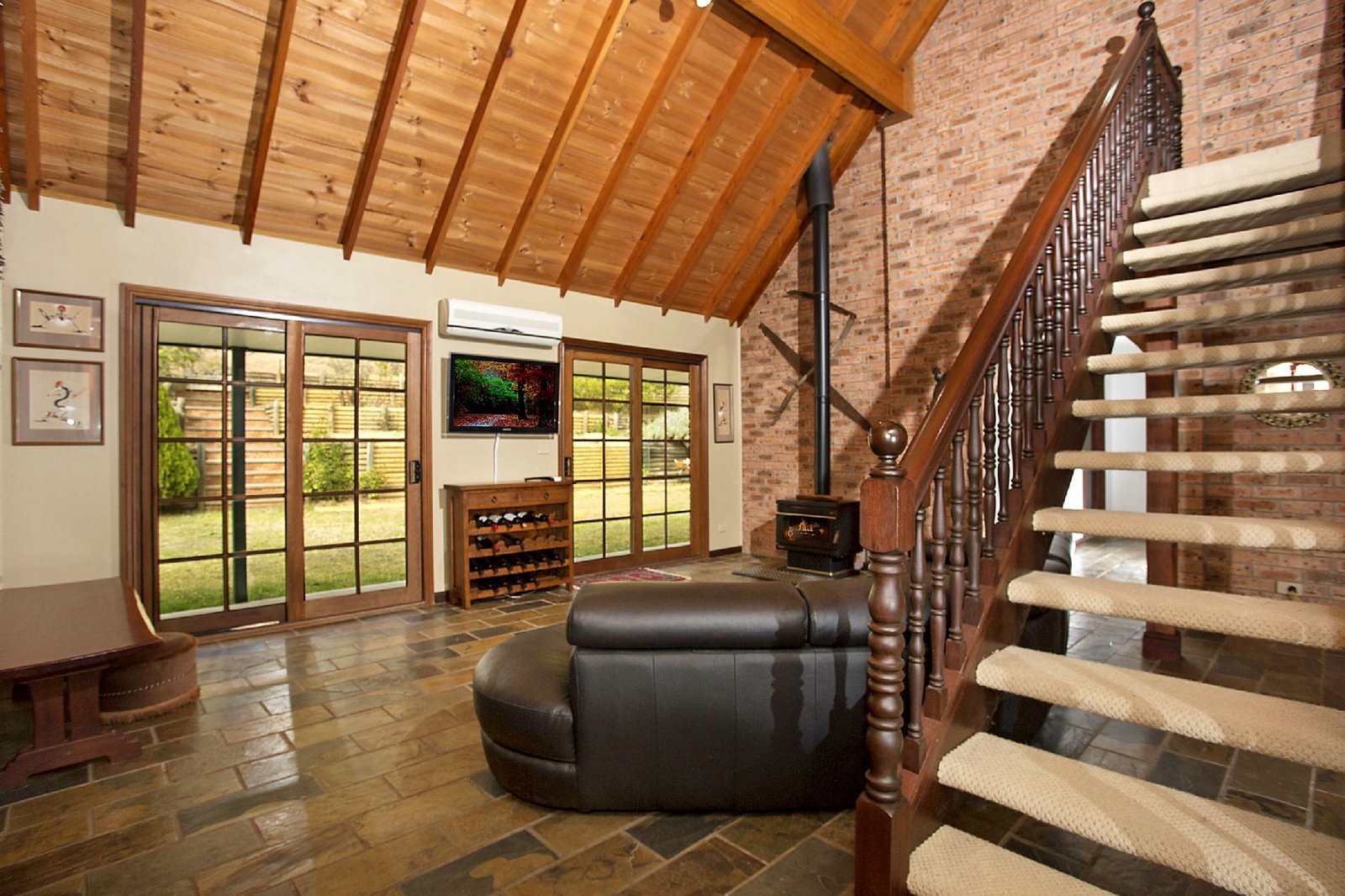 515 WOLLOMBI RD  BROKE 5