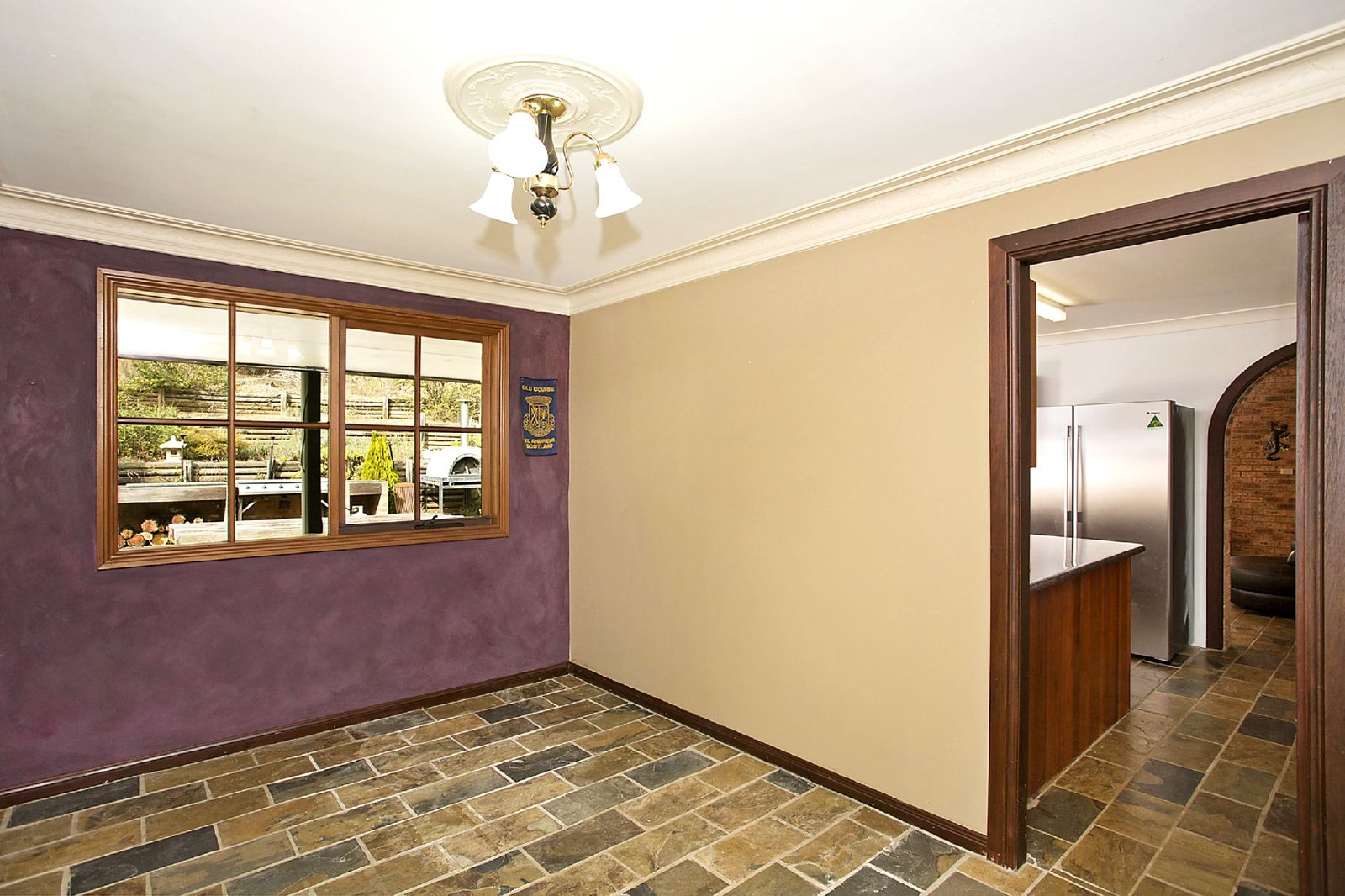 515 WOLLOMBI RD  BROKE 8