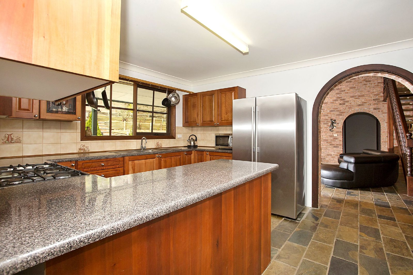 515 WOLLOMBI RD  BROKE 10