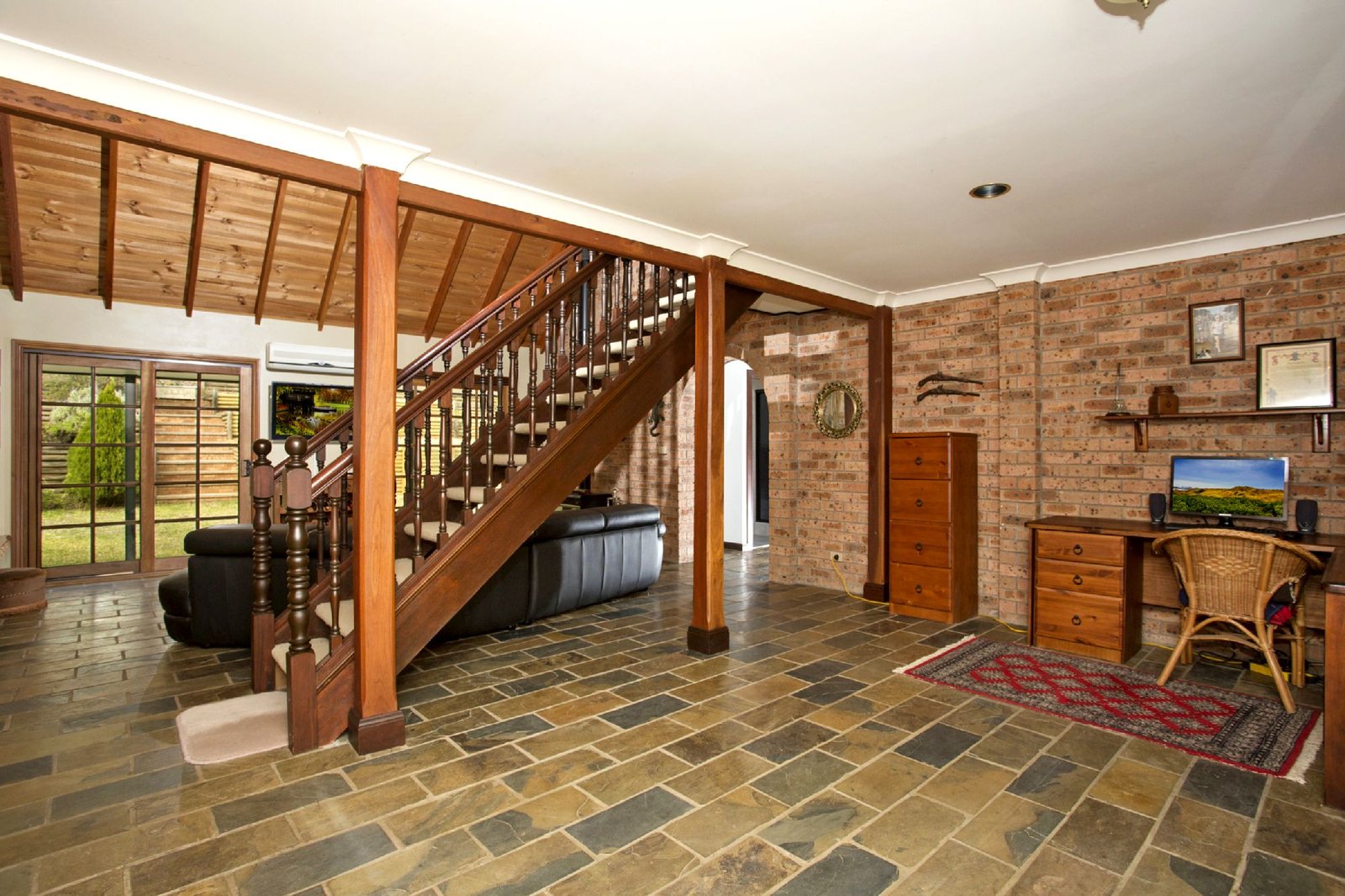 515 WOLLOMBI RD  BROKE 11