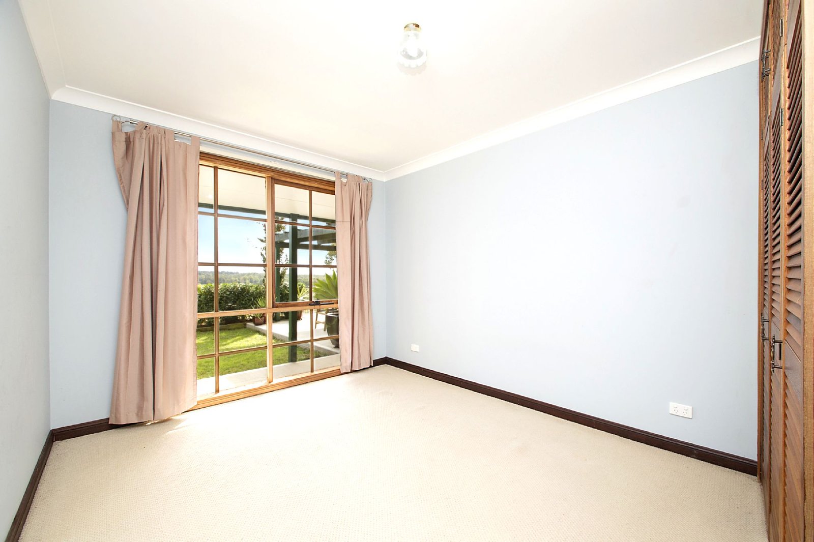 515 WOLLOMBI RD  BROKE 15