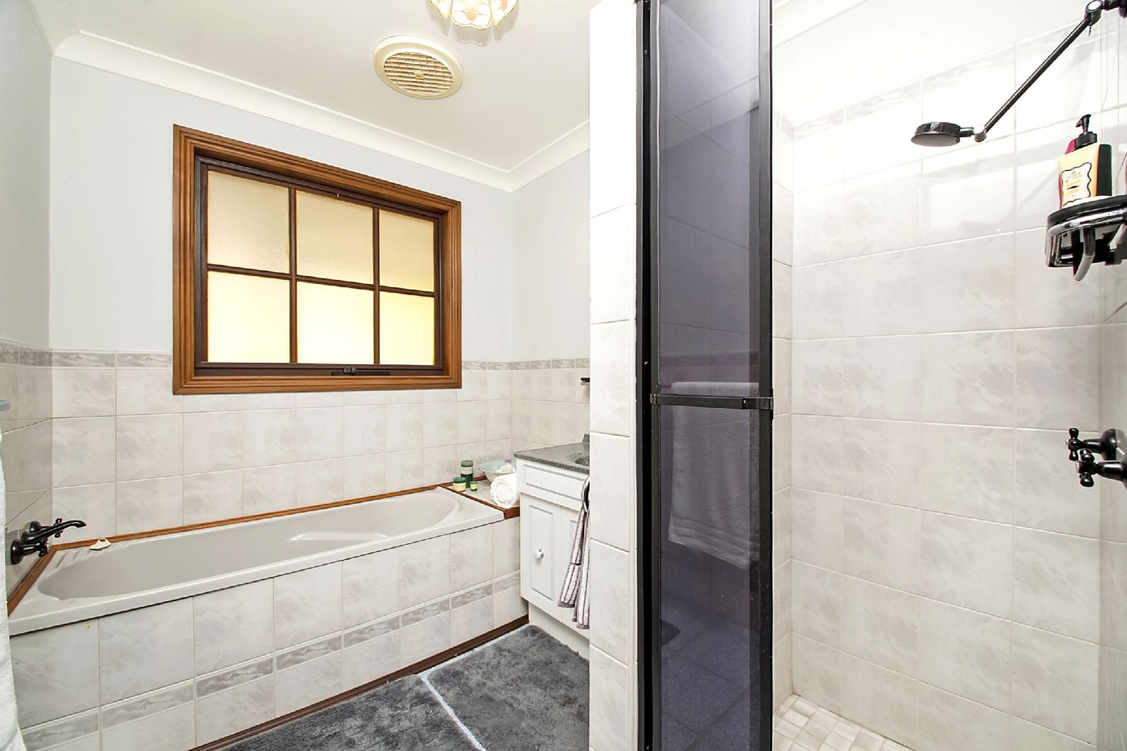 515 WOLLOMBI RD  BROKE 16