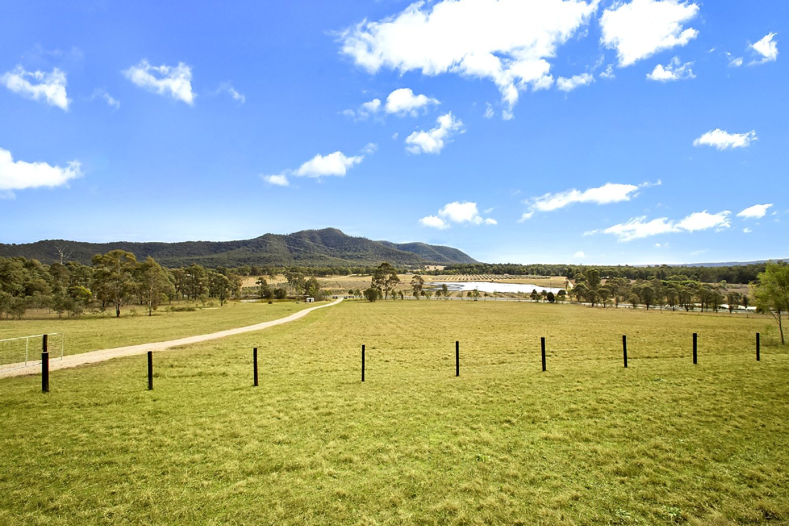 515 WOLLOMBI RD  BROKE 22