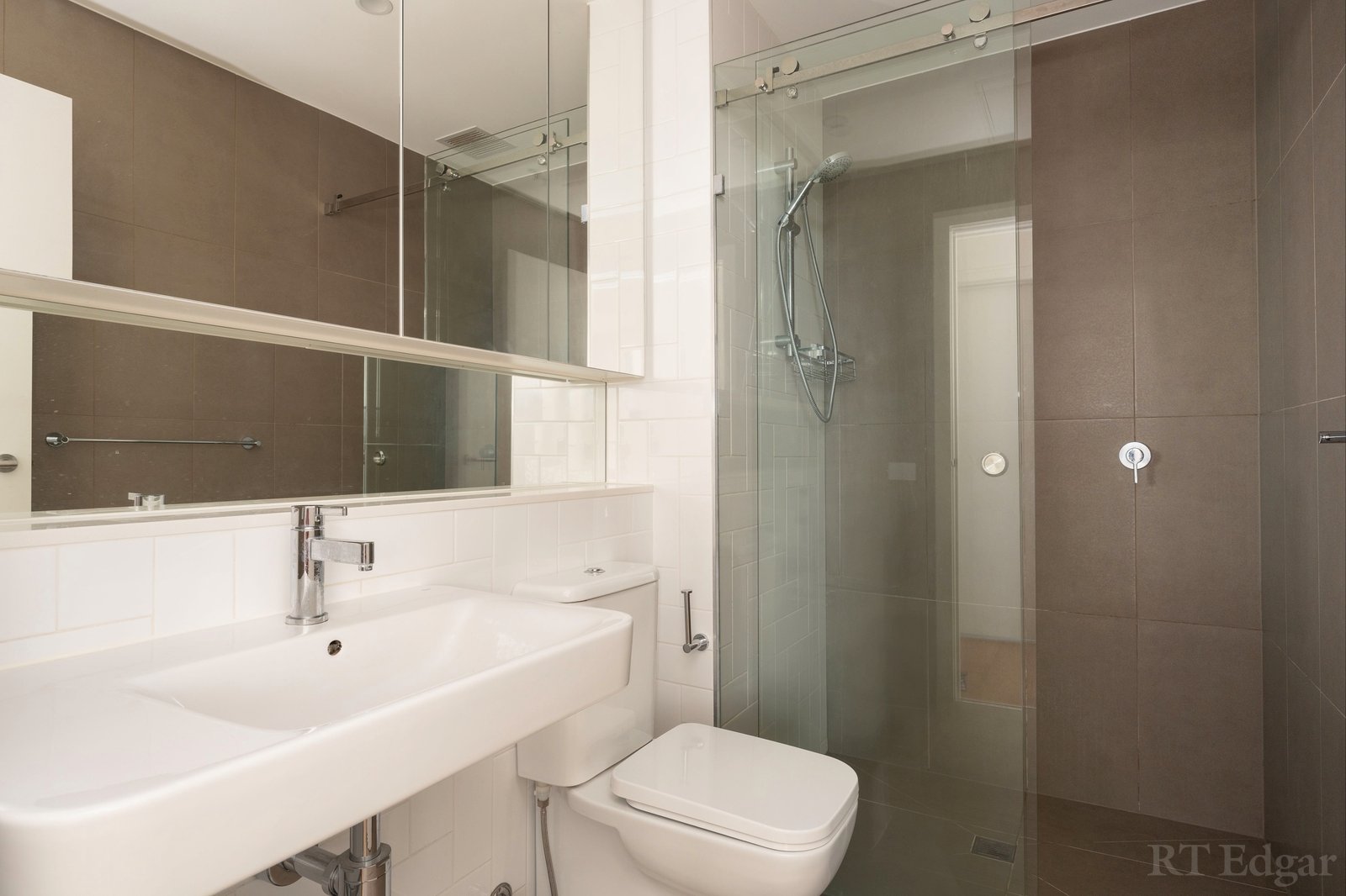 Real Estate and Property in 515/138 Camberwell Road, Hawthorn East, VIC