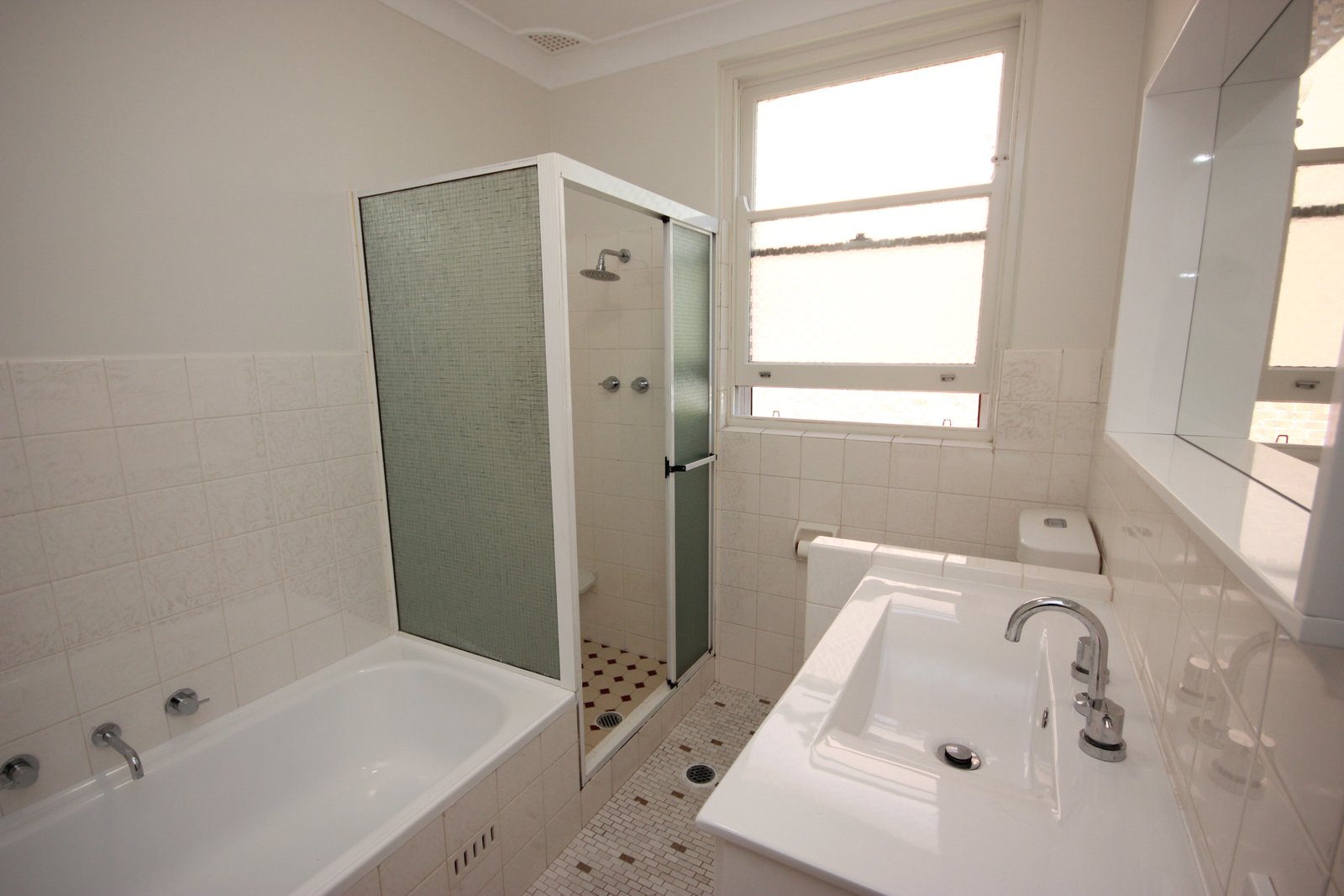 5/152 Russell Avenue DOLLS POINT 7