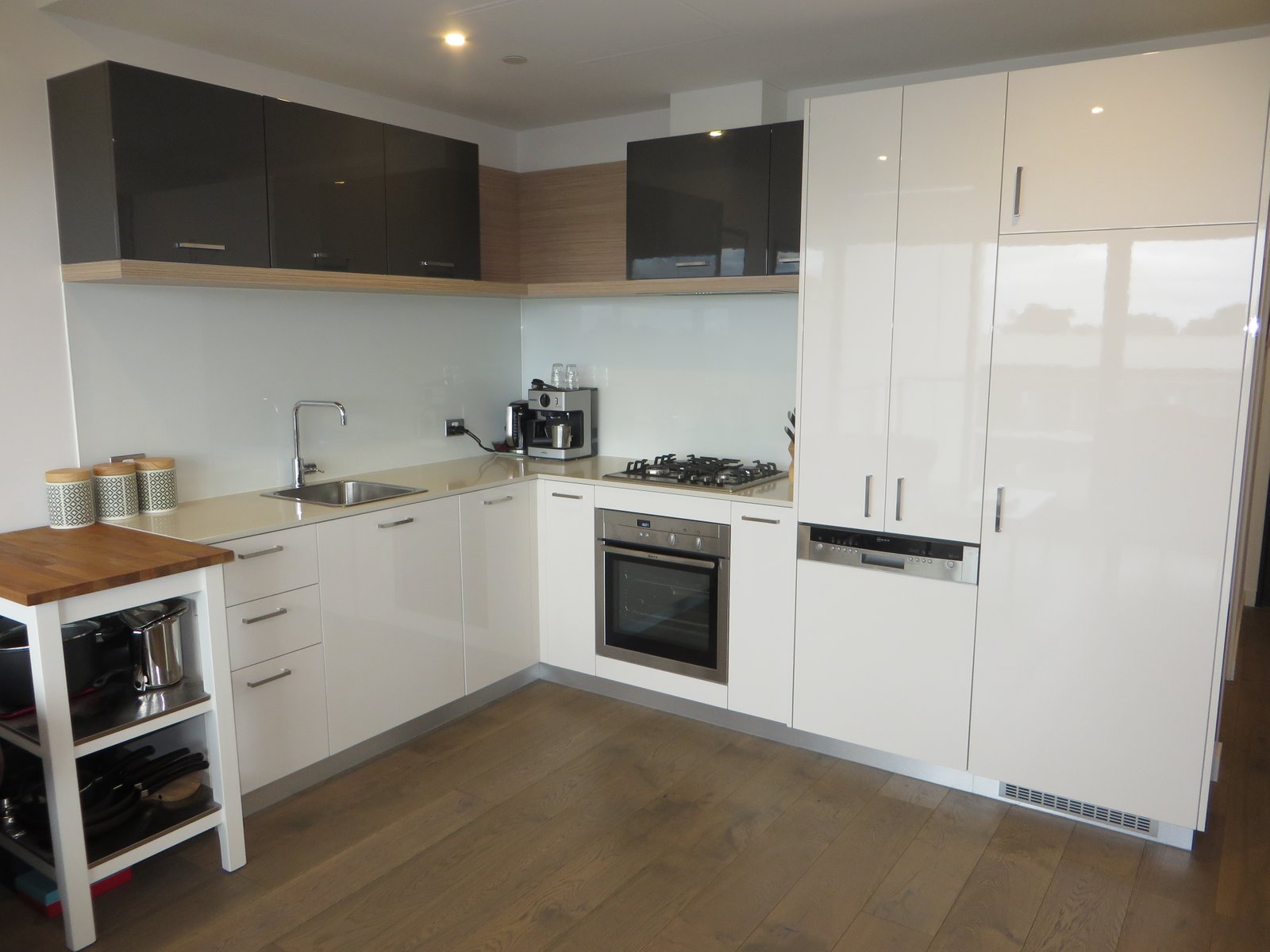 Gallery: 515/222 Bay Road